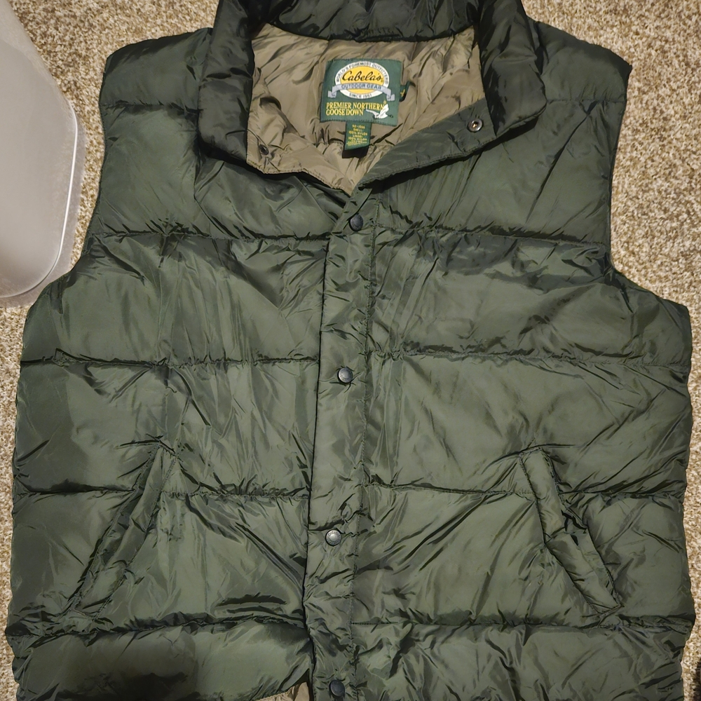 Cabela's Dark Green Quilted Vest for Men